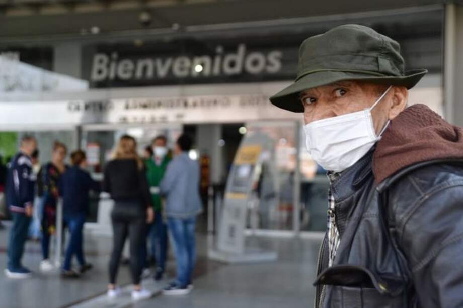 ¿Colombia está tomando suficientes precauciones? ¿Las personas siguen conscientes de que estamos bajo amenaza? ¿O nos pasará factura el triunfalismo? / Foto: El Espectador
