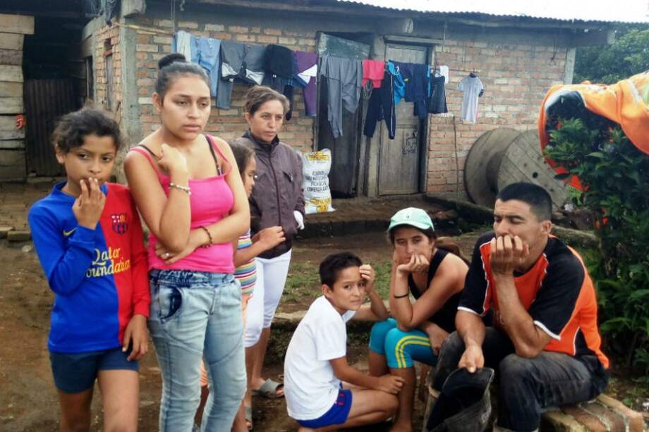 Las dos familias perdieron todo, tras un incendio que consumió sus viviendas. / Cortesía Minuto de Dios