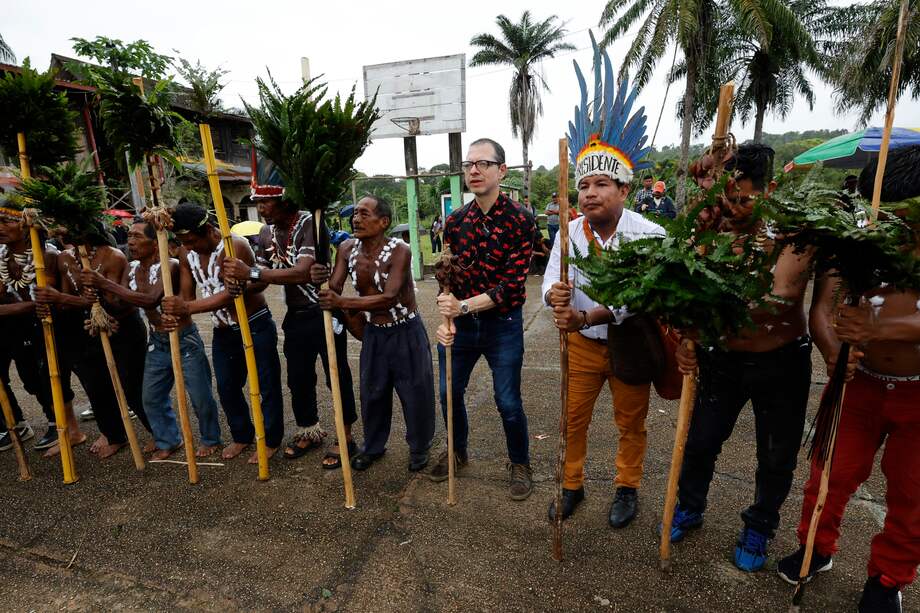 Juan David Correa durante el evento en el que el gobierno pidió perdón por el genocidio cauchero, en abril de este año.