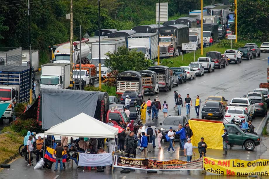 En la tarde de este martes se levantaron los bloqueos en Santander.