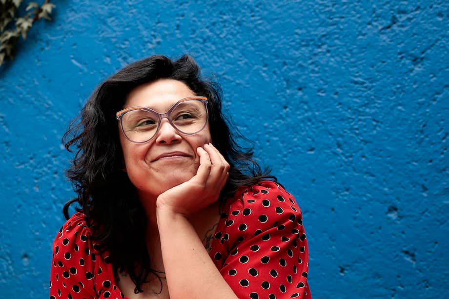 Elma Correa ha escrito novelas como "Que parezca un accidente" (2018), "Mentiras que no te conté" (2021) y "Llorar de fiesta" (2022).