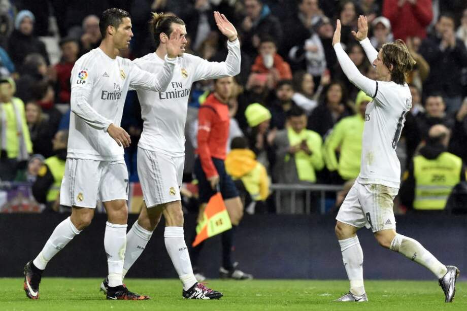 Gareth Bale celebra el segundo de los tres goles que marcó este sábado con el Real Madrid. Foto: AFP