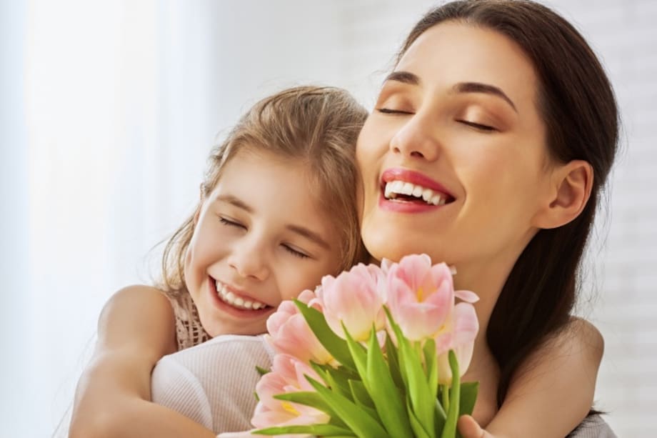 Seis características que tienen las mamás felices