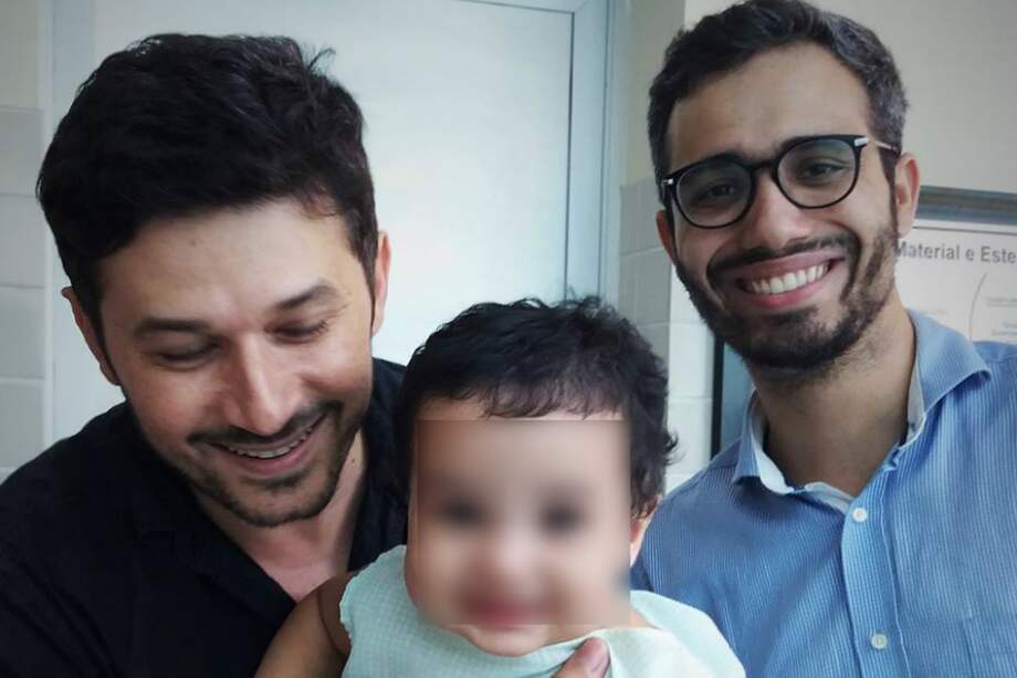 De izquierda a derecha: Deberth Araújo, William y Guilherme Gatto. / Tomada del Facebook de Deberth Araújo