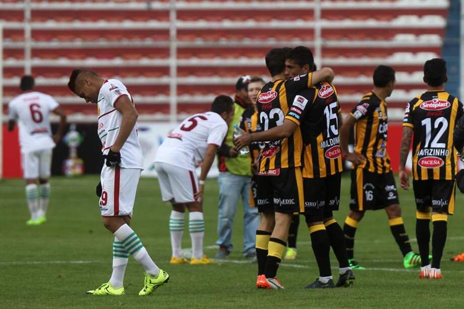 Los jugadores de The Strongest festejan el triunfo ante el Trujillanos de Venezuela. / EFE