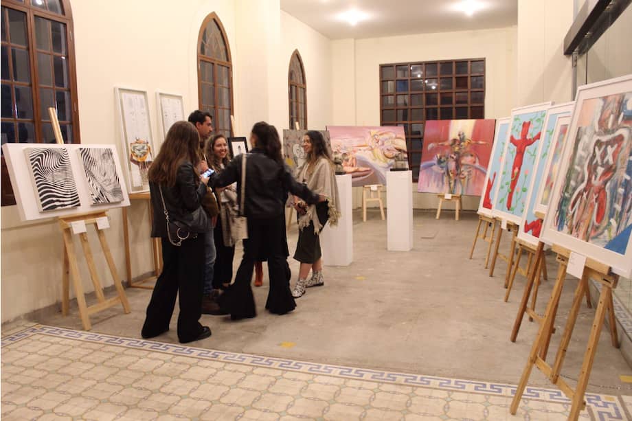 A lo largo de este mes, habrá cerca de 100 artistas y 150 obras, que estarán hasta el 30 de junio en la casona Villa Adelaida.