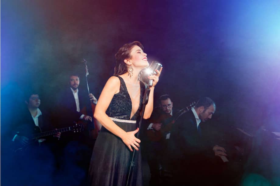 Flora Martínez nació hace 42 años en Montreal, Canadá.