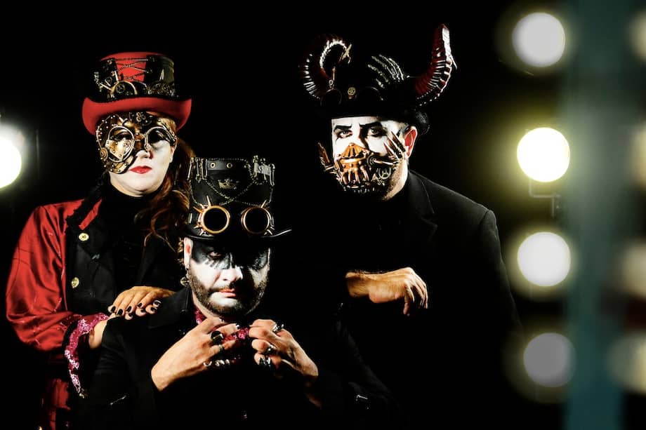 Luz Villegas, Nelson Segura y Anderson Cepeda iniciaron sus carreras artísticas en Colombia, siendo niños y de forma individual, ahora deciden unirse para lanzar el proyecto grupal Puerta 3.