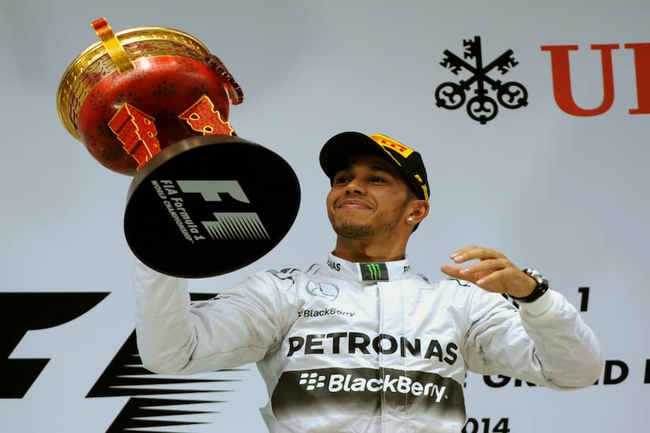 Hamilton triunfó en China y Alonso alcanzó su primer podio