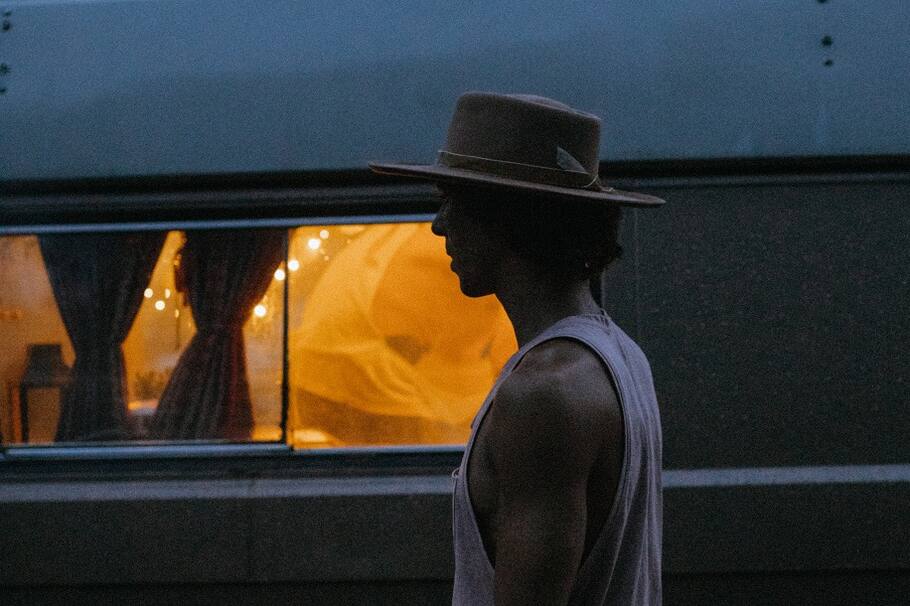 Esta tendencia hace más versátil el vestuario masculino.