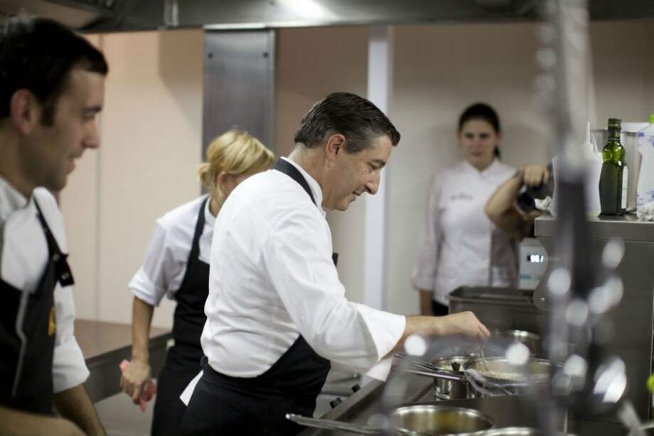 El español Joan Roca (c), chef de El Celler de Can Roca, considerado el mejor restaurante del mundo. /EFE