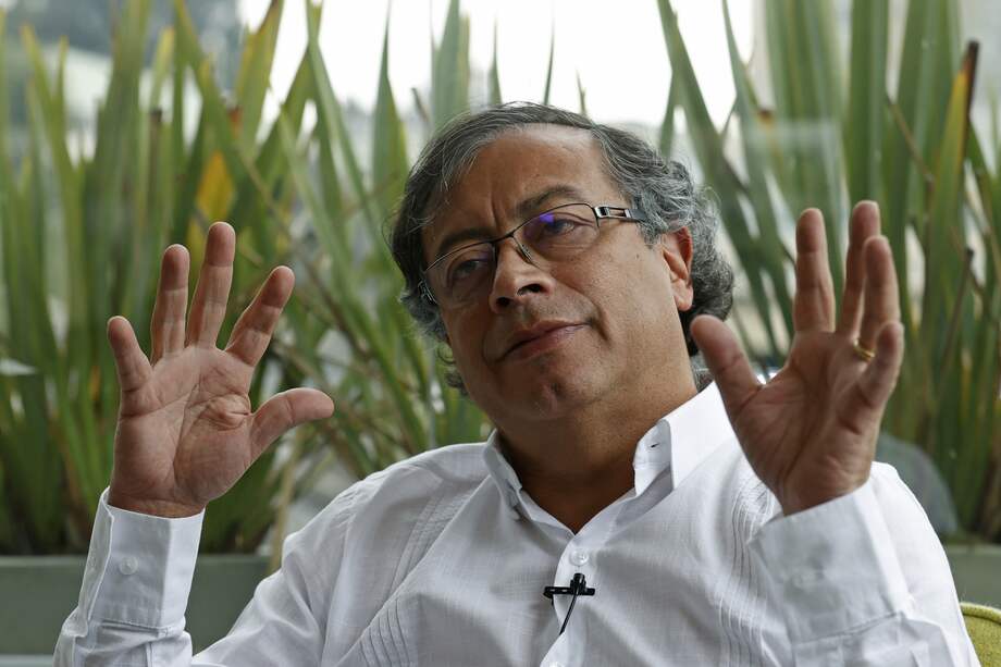 Petro ha dicho que va a "dejar enterradas las reservas de carbón y petróleo".