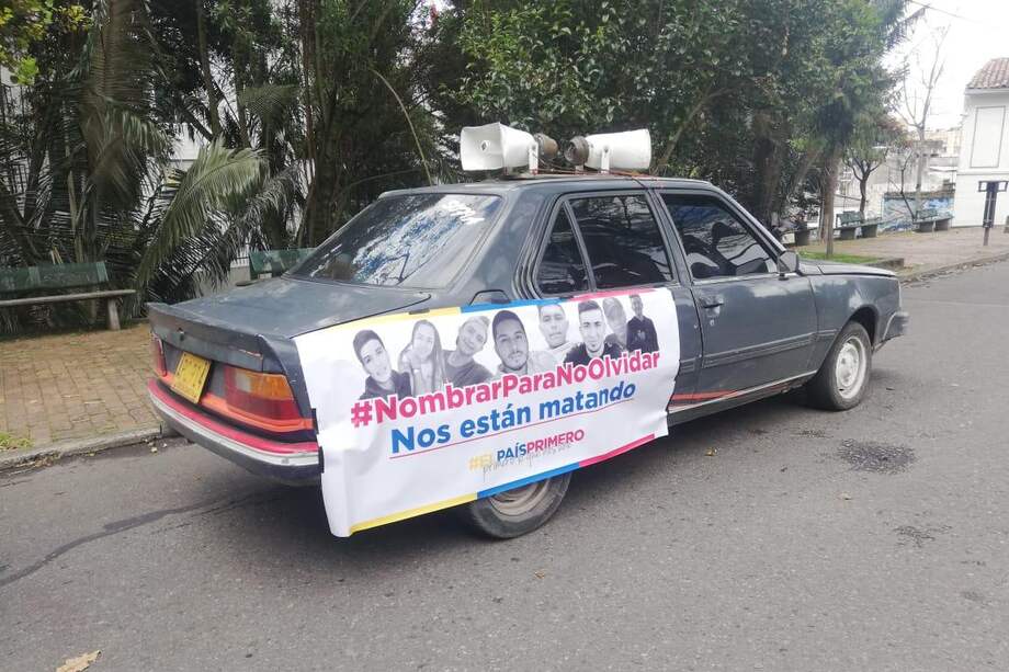 El sábado pasado empezó el perifoneo por las calles de la capital. La grabación menciona los nombres de las víctimas de las masacres de las semanas recientes.