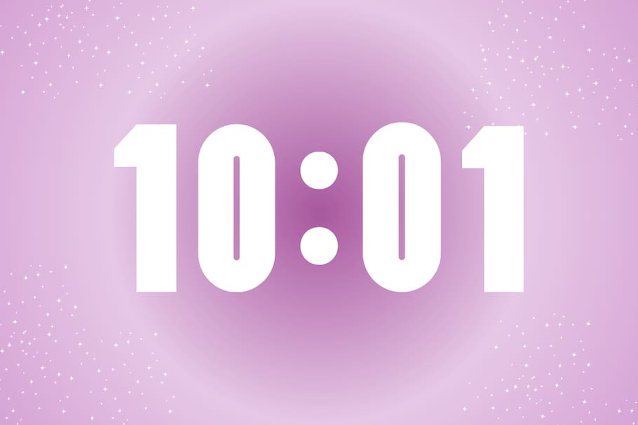 Este es el significado de la hora espejo 10:01. Descubre su simbolismo y cómo puede estar relacionada con el equilibrio y la dualidad.