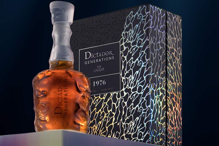 Por Colombia, el ron Dictador Generaciones, un añejo de 45 años producido en Cartagena, del cual se fabricaron 300 decantadores, fue subastado recientemente en Sotheby’s por US$41.950.