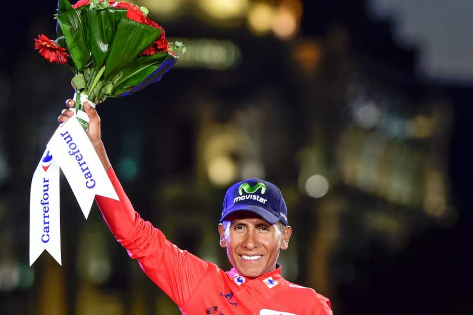 Nairo Quintana en lo más alto del podio en Madrid, España. / AFP