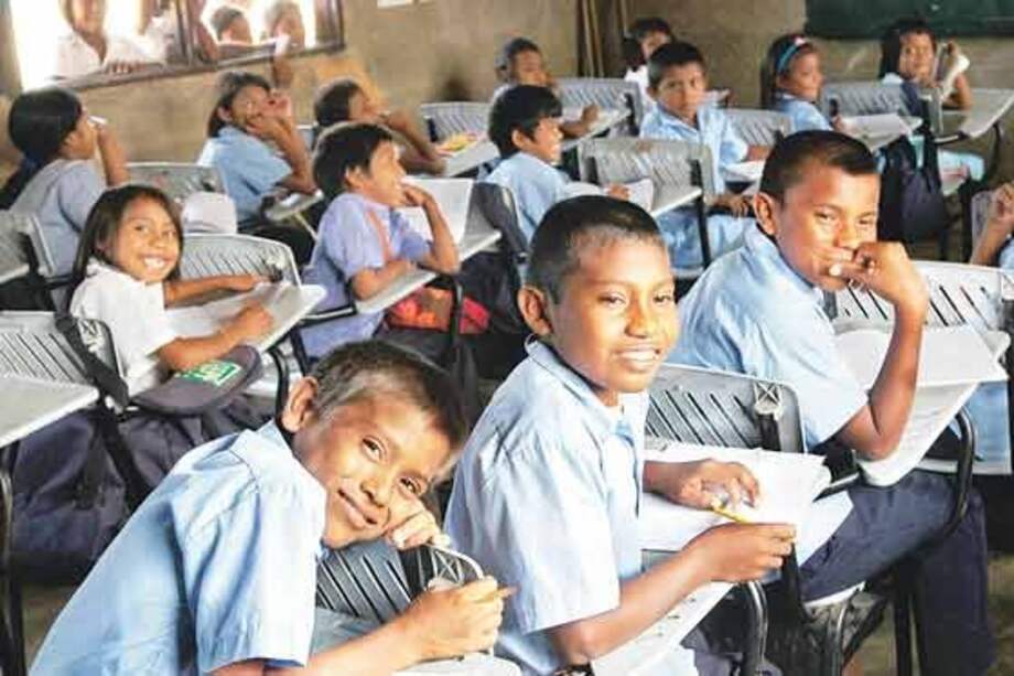 Gobierno destina $12.127 millones para financiar estudios de 7.500 indígenas