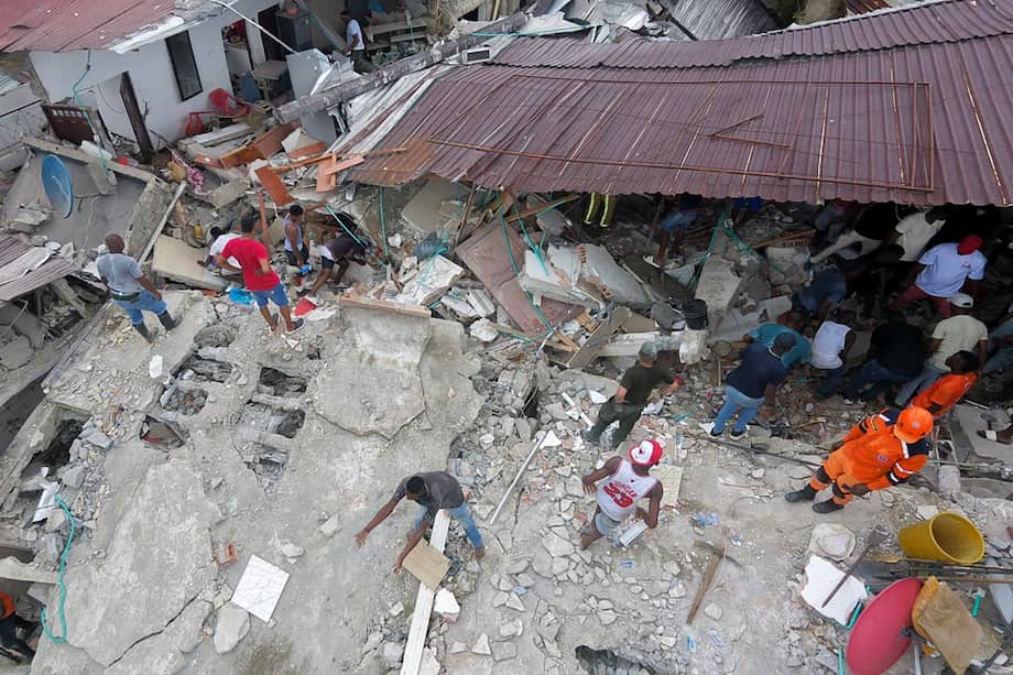 Este es uno de los edificios que quedó destruido en Quibdó, una de las ciudades más afectadas por el sismo.