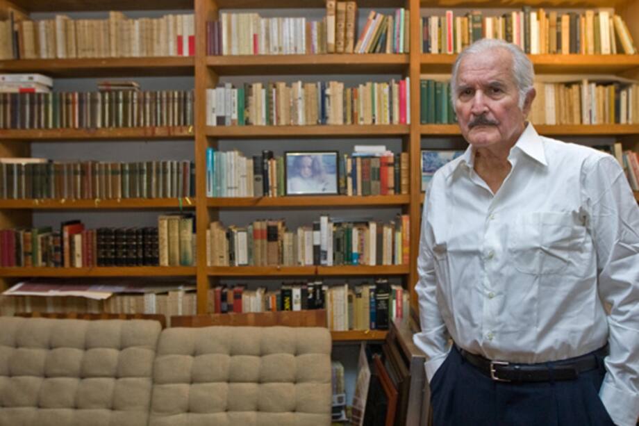Escritor mexicano Carlos Fuentes firmará libros
