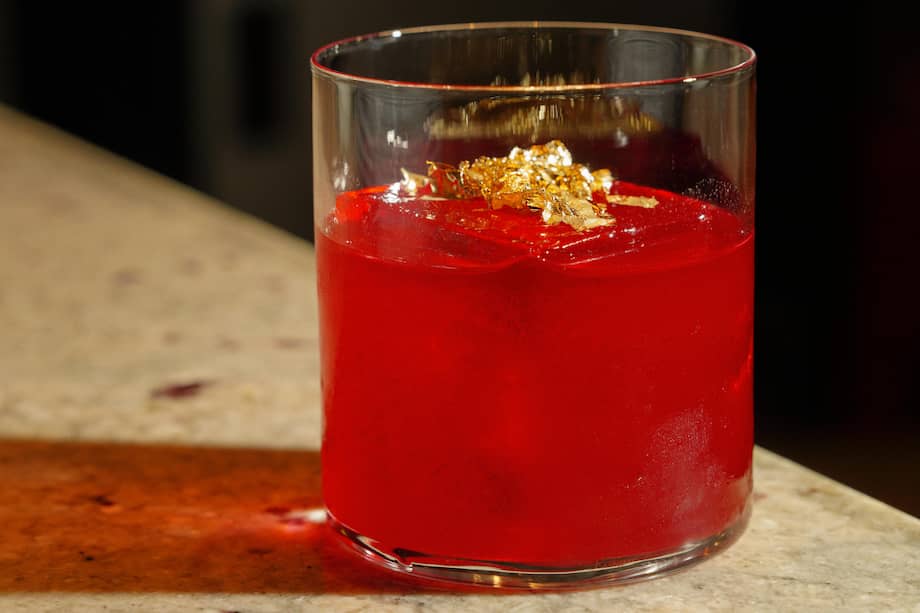 Prepara estos cócteles para San Valentín usando mermeladas, tequila y zumo de limón.