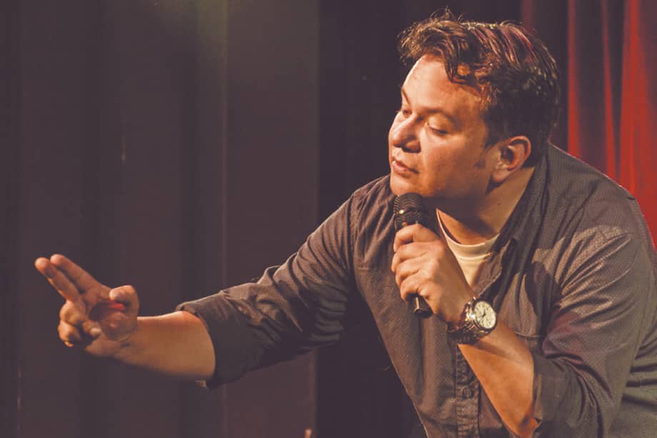 Yebrail Martínez considera que los cuenteros tienen una responsabilidad social, pues son la memoria histórica y la tradición oral de las costumbres.