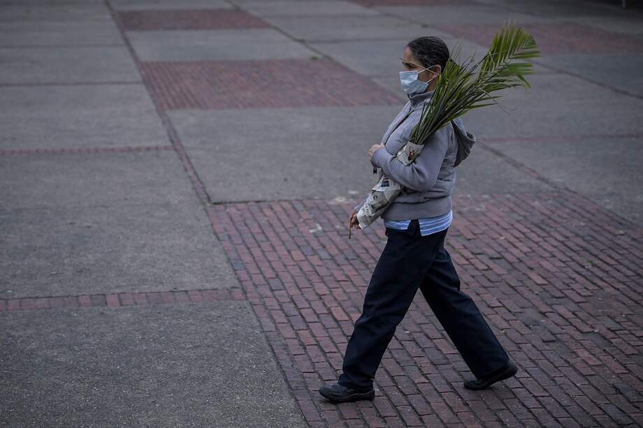 El pasado 27 de marzo, el papa, por primera vez en la historia, presidió la Plaza de San Pedro vacía por el aislamiento obligatorio decretado en Italia. / Mauricio Alvarado - El Espectador.