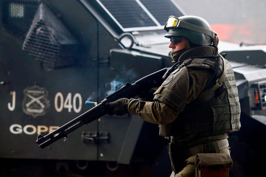 Los militares en Chile han sido acusados de cometer excesos contra los manifestantes. / AFP
