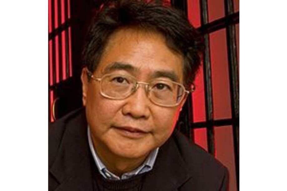 Qiu Xiaolong, autor del libro "Muerte de una heroína roja". / Cortesía