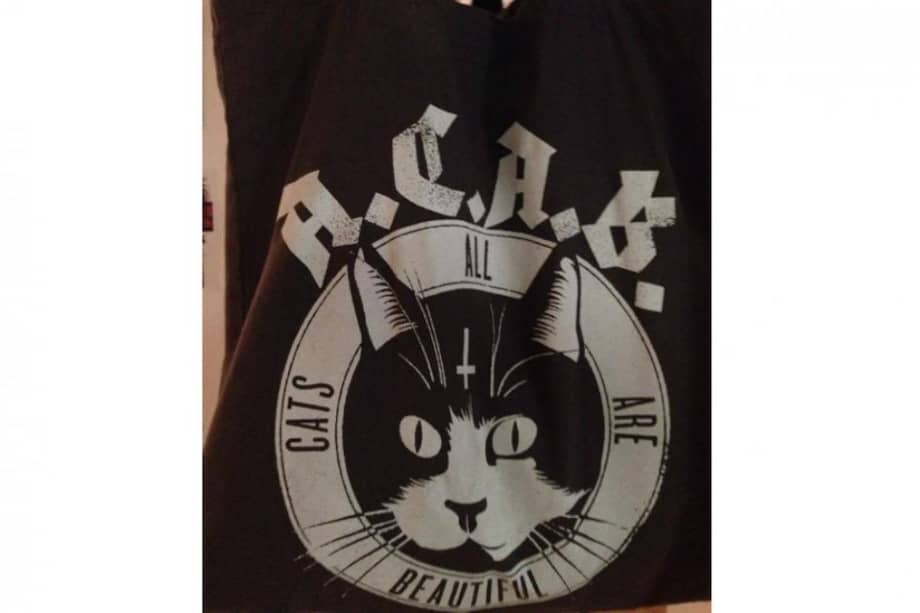 Imagen del bolso que llevaba Belén Lobeto, y por el que fu detenida. / Tomada de Facebook