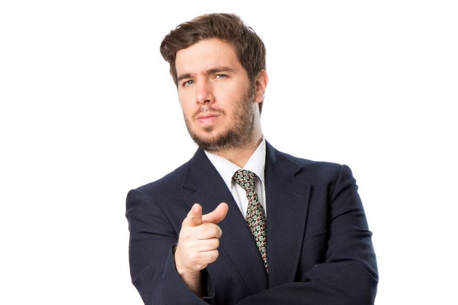 Edwin Mejía hace los videos de Internautismo Crónico junto a Angie Peláez y Pablo Pabón.