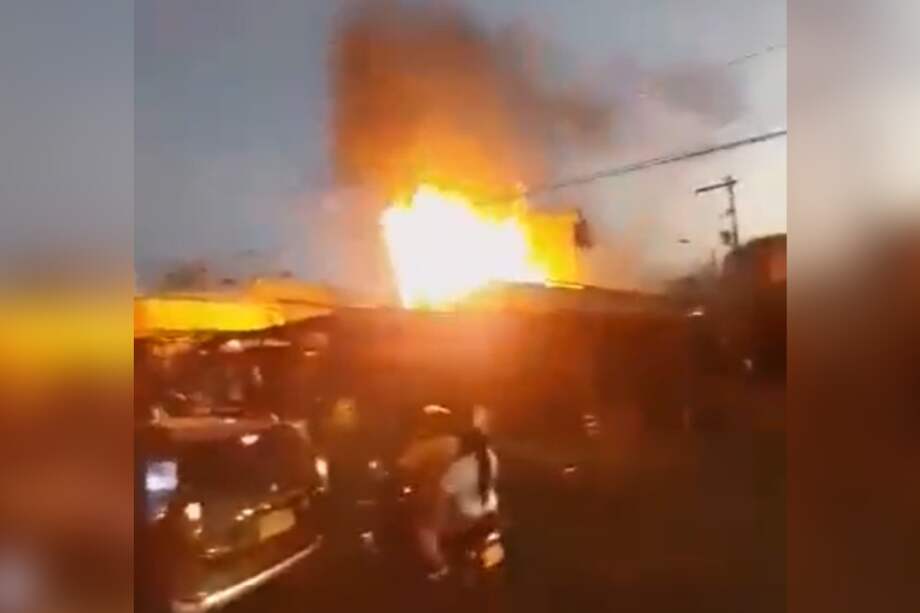 La conflagración se registró sobre las 6:30 de la tarde en Bazurto.