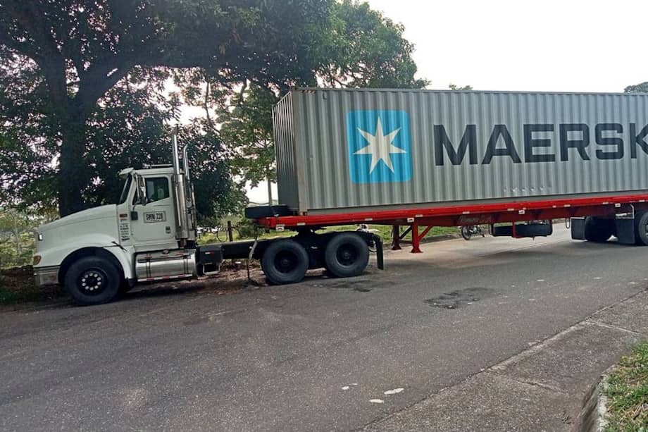 Manifestantes bloquearon la Troncal de Occidente en el sector de Guarumo, entre Cáceres y Caucasia, tras operativos contra minería ilegal.