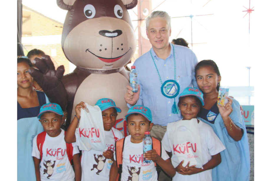Miguel Fernando Escobar, presidente de Postobón, durante el lanzamiento de Kufu en Manaure (La Guajira). / Fotos: archivo particular