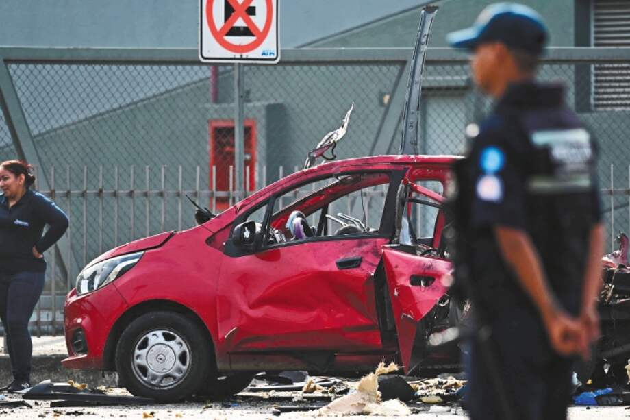 En la madrugada del martes 1 de noviembre se perpetraron nueve atentados en Guayaquil (seis) y Esmeraldas (tres).