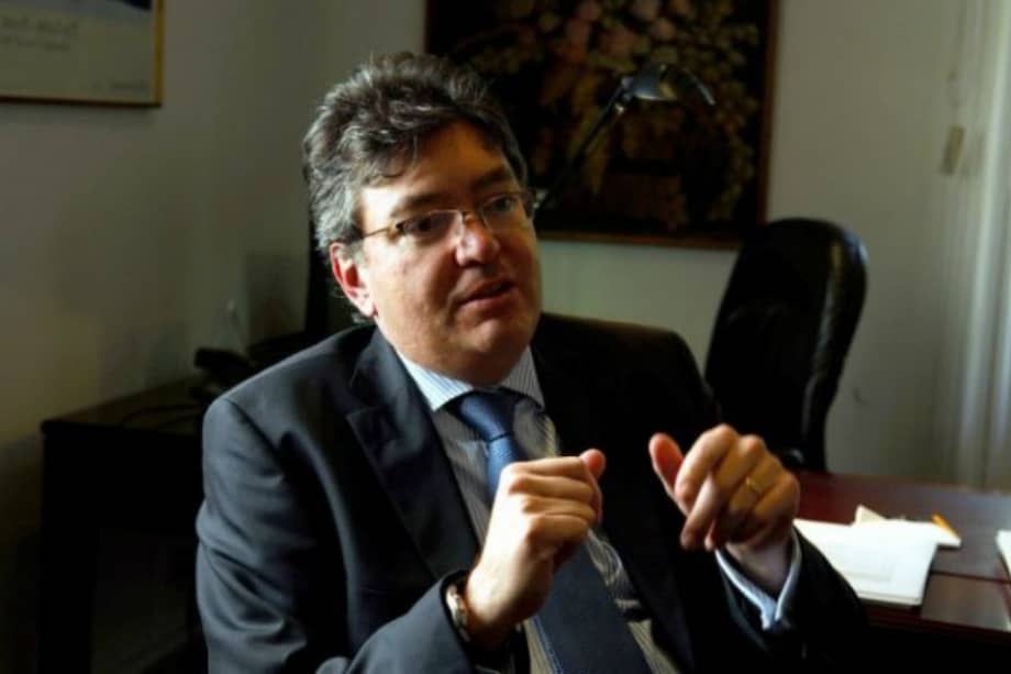 Gobierno no descarta meterle el diente a los parafiscales