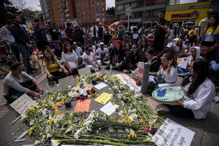 Imagen del plantón en homenaje a Dilan Cruz. / Mauricio Alvarado - El Espectador