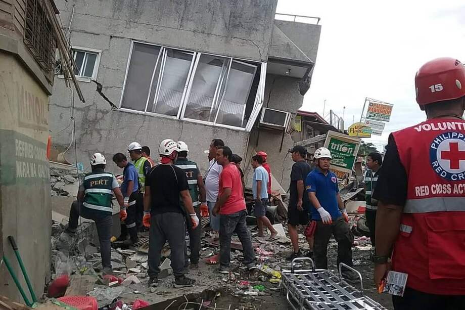 Las autoridades filipinas continúan con los operativos de búsqueda. / EFE