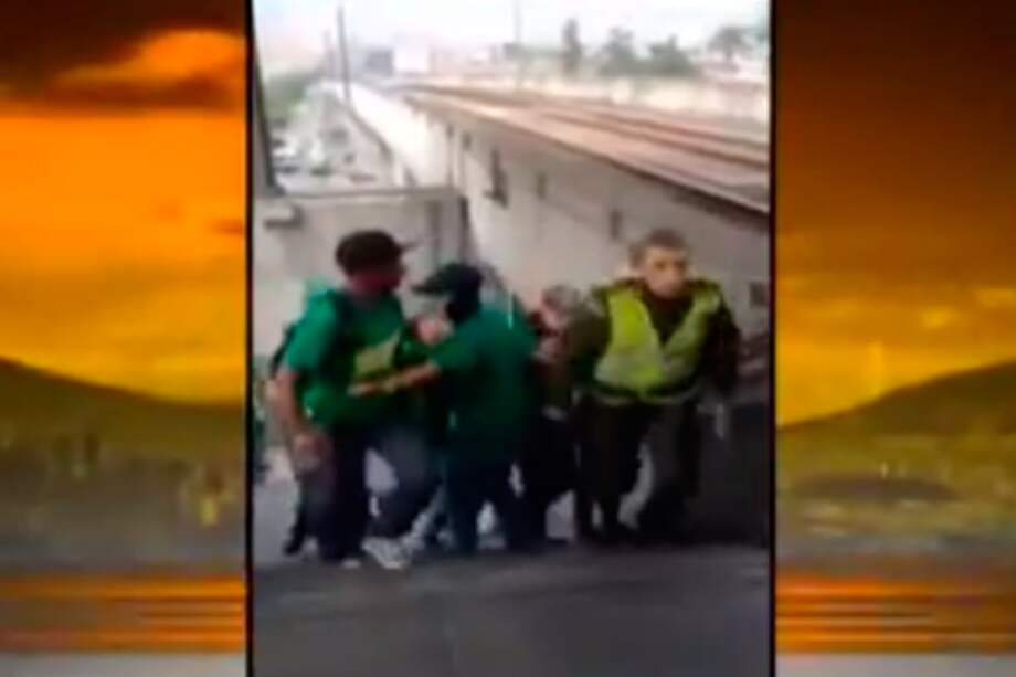 Escándalo por agresión de simpatizantes de Peñalosa a policías