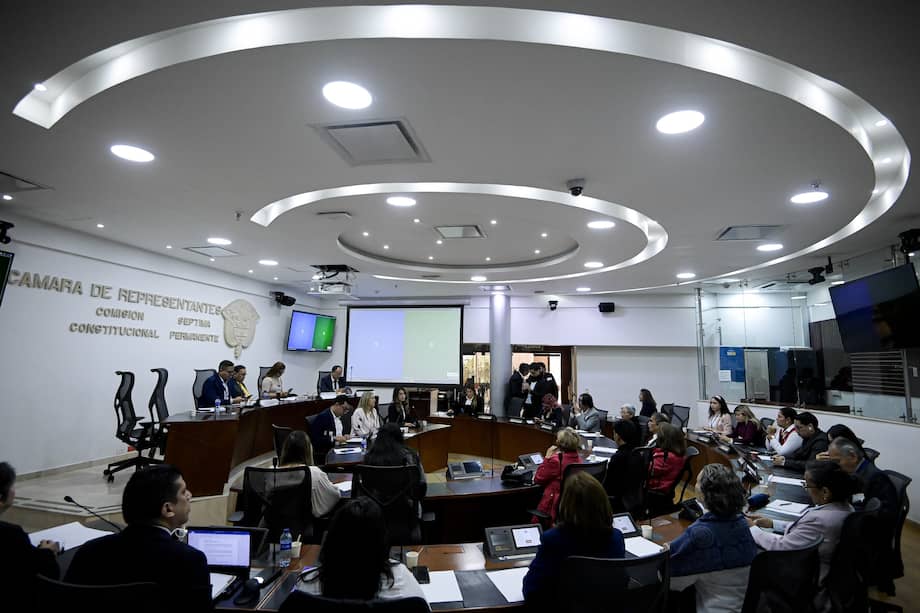 La Comisión Séptima de Derechos Humanos de la Cámara de Representantes fue la sede de la audiencia de víctimas del atentado al avión de Avianca.