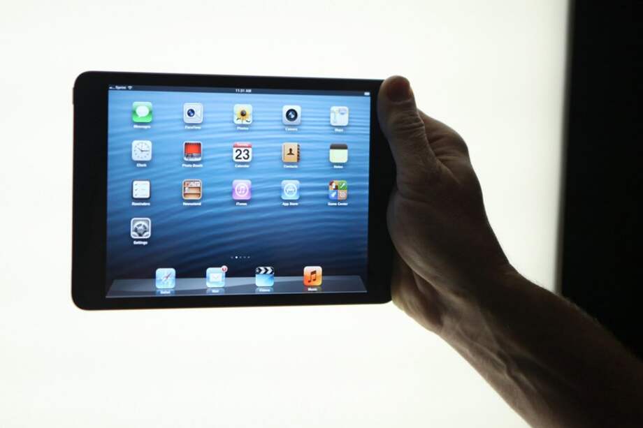 Imágen del iPad Mini durante un evento especial de Apple en el teatro de California./ AFP
