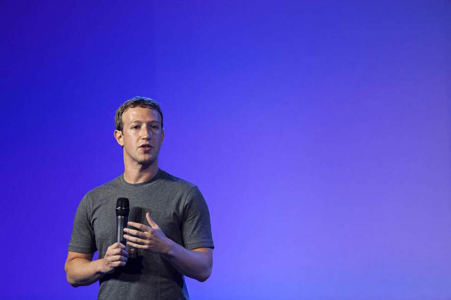 Mark Zuckerberg, creador de la red social Facebook, lanzó en 2013 la iniciativa Internet.org, con la que espera llevar internet a los dos tercios del mundo que aún no están conectados. / ‘Bloomberg’