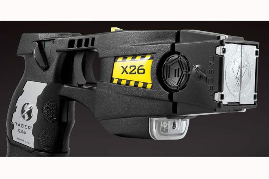 Las armas eléctricas fueron autorizadas desde el año pasado en procedimientos policiales. /Policía Nacional