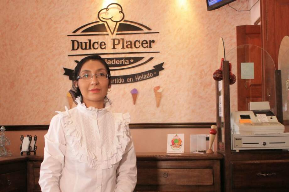 Ana García, la dueña de la heladería Dulce Placer, en Quito, Ecuador.