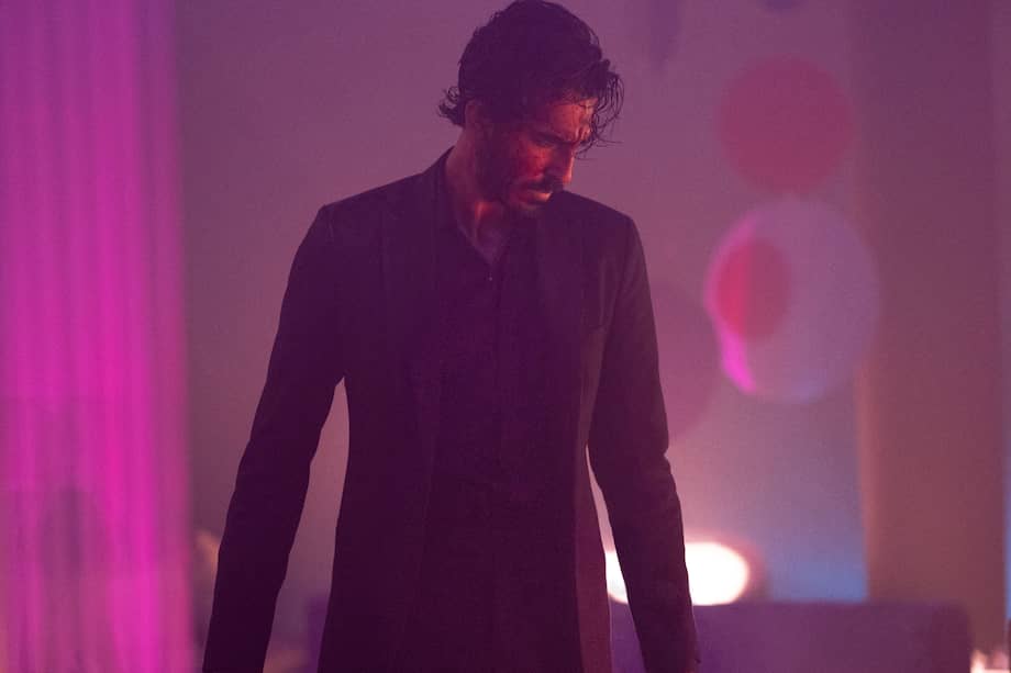 Dev Patel dirige y protagoniza la película.