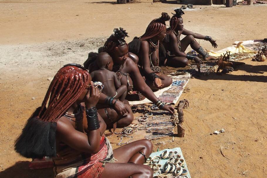 Mujeres de ébano: secretos de belleza milenarios desde el desierto de Namibia