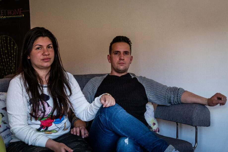 Miguel Ángel Calderón junto a su esposa, una ciudadana colombiana. / Cortesía