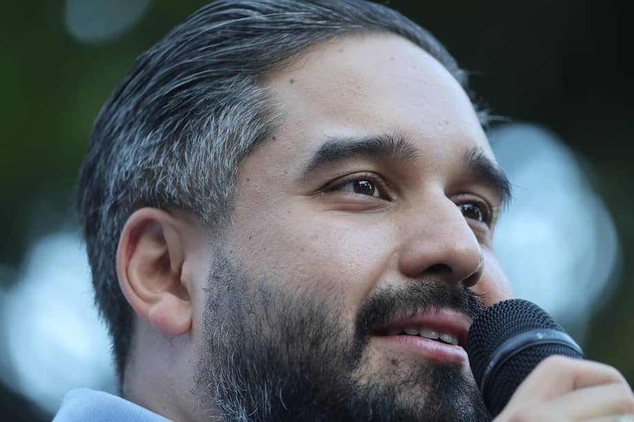 El diputado Nicolás Maduro Guerra, hijo del líder chavista, habla en una manifestación en Caracas.