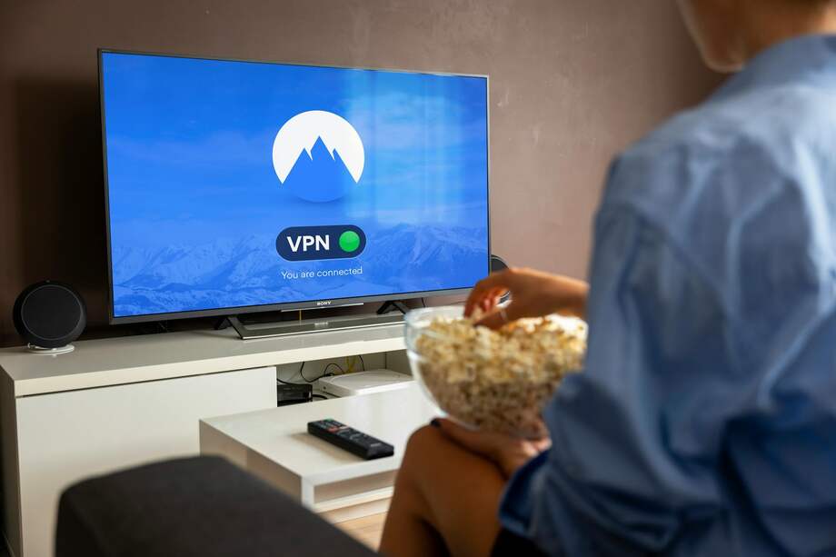 Una VPN puede ser conectada a un computador, pero también a un celular y a un televisor, siempre y cuando sean de una marca y modelo compatible.