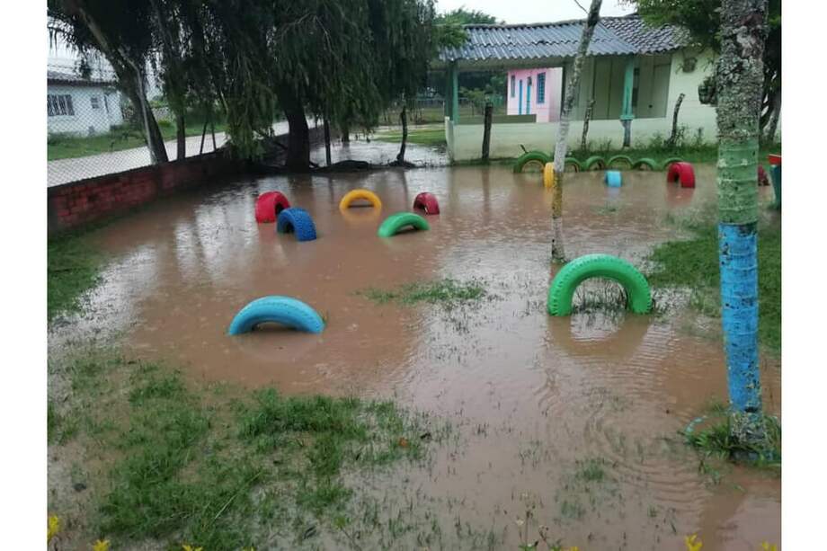 Entre las zonas más afectadas están Rey bajo, Rey medio, Arrayanes, Adolfo León Gómez, El Portal, El Guachal, San Sebastián, El Prado, La Nueva Ermita, El Obrero Y Portal del Valle.
/ Tomada de Facebook: Oscar Marino Gomez