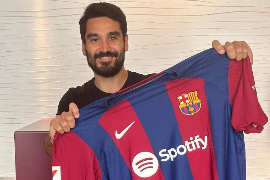 El mediocampista alemán Ilkay Gundogan fue presentado este lunes como nuevo futbolista del Fútbol Club Barcelona.